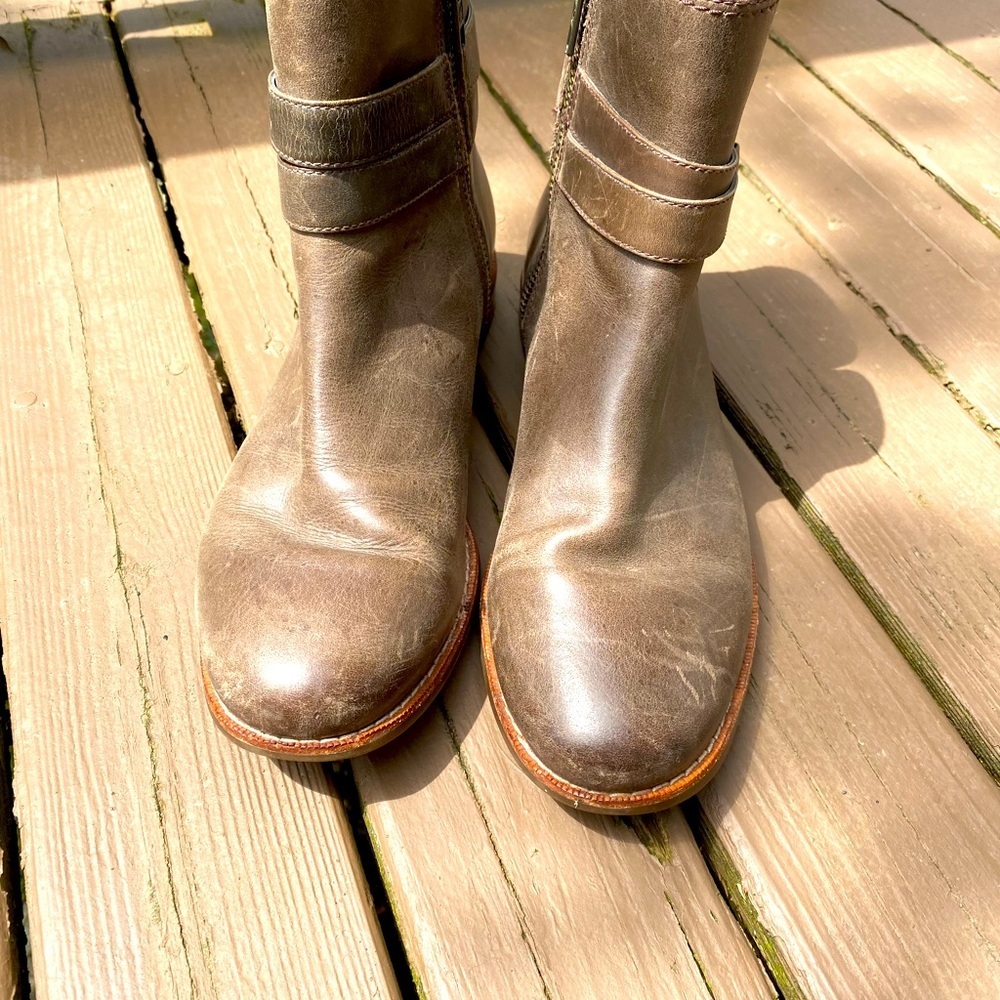 Sperry Top Sider Leather Bootie size 7.5M